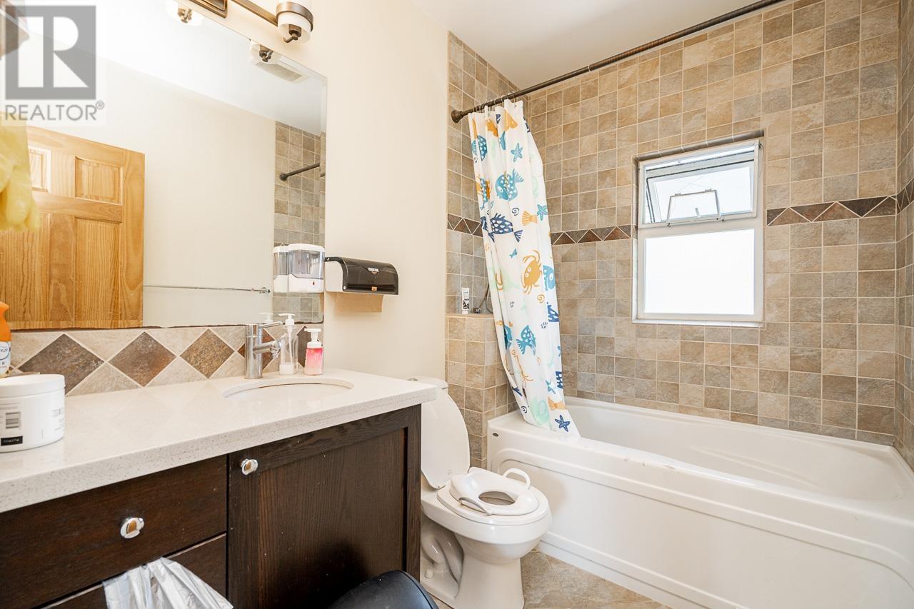 4871 Highlawn Drive, Burnaby, British Columbia  V5C 3T2 - Photo 11 - R2814721