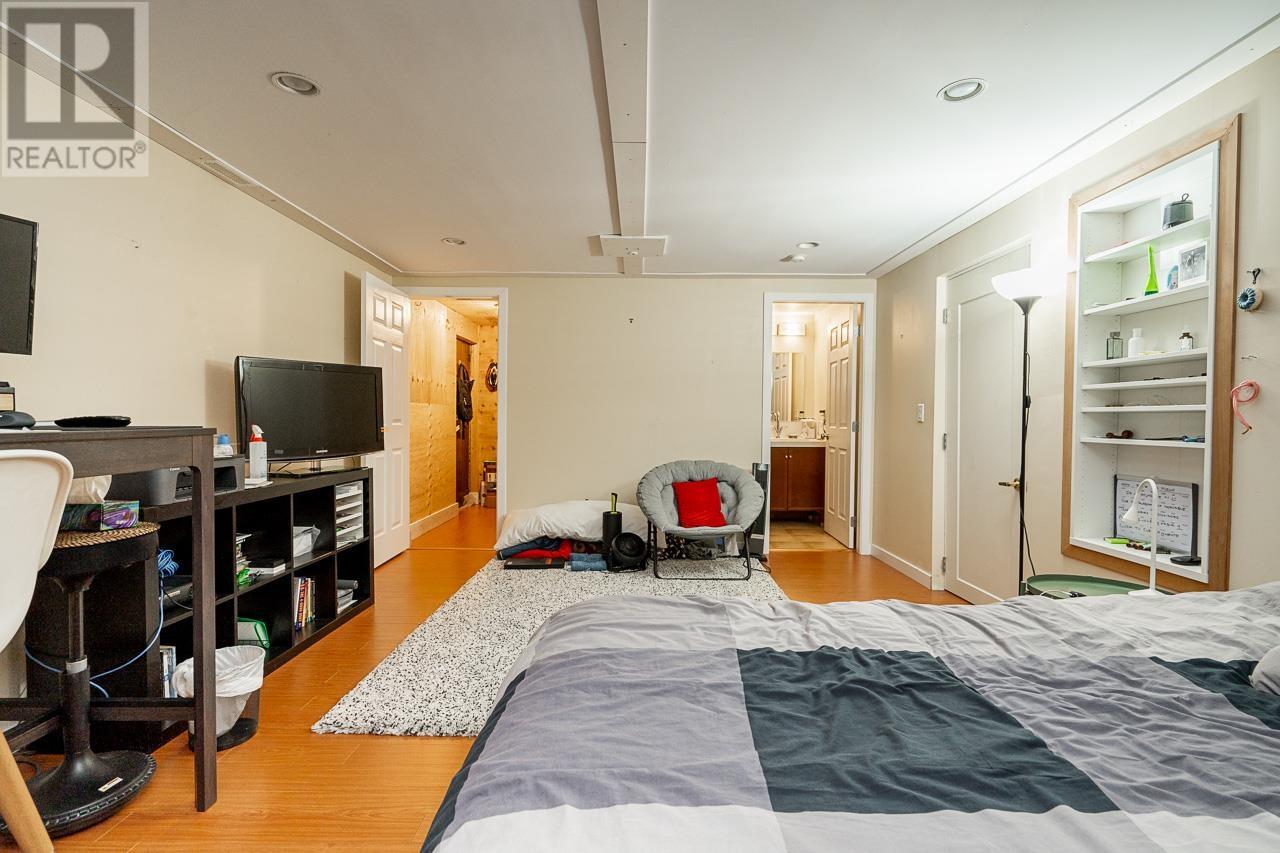 4871 Highlawn Drive, Burnaby, British Columbia  V5C 3T2 - Photo 21 - R2814721