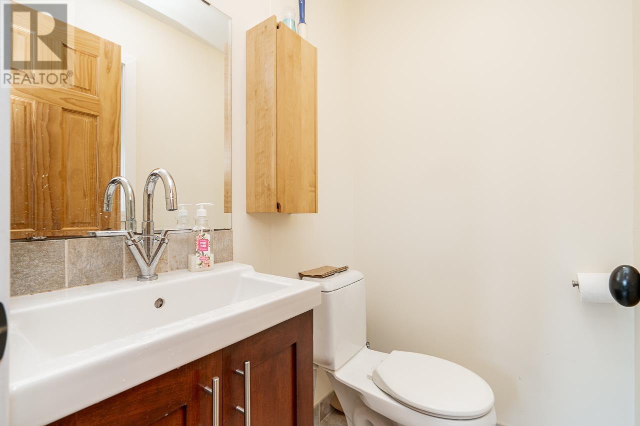 4871 Highlawn Drive, Burnaby, British Columbia  V5C 3T2 - Photo 9 - R2814721