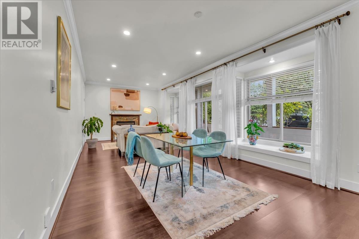 266 W 17th Street, North Vancouver, British Columbia  V7M 1V6 - Photo 8 - R2814443