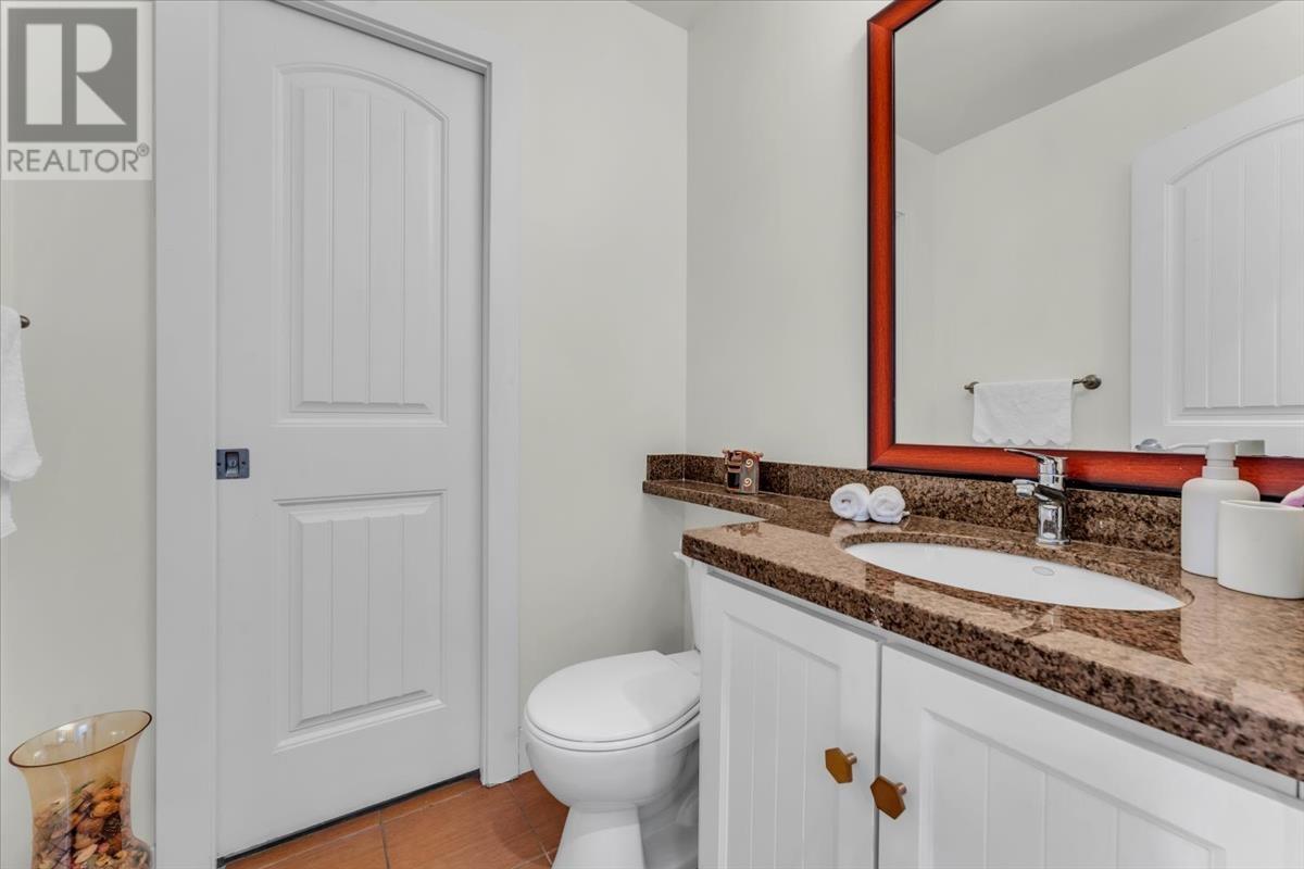 266 W 17th Street, North Vancouver, British Columbia  V7M 1V6 - Photo 16 - R2814443