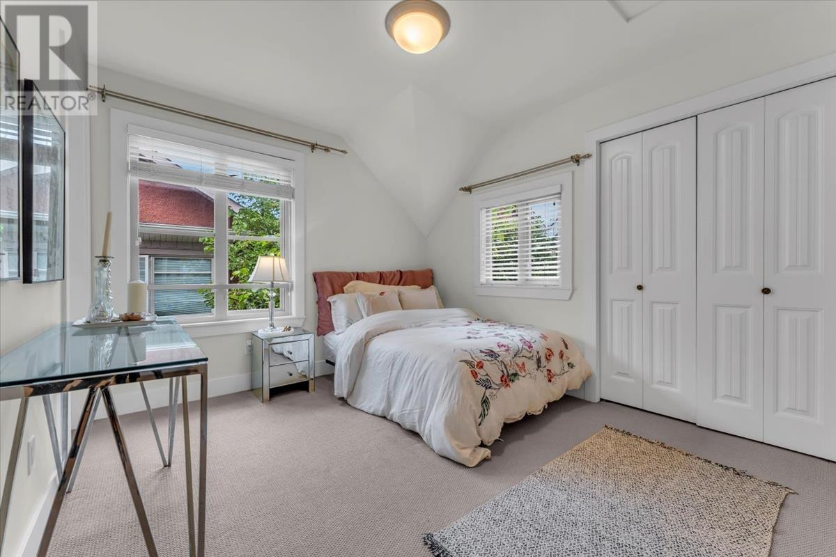 266 W 17th Street, North Vancouver, British Columbia  V7M 1V6 - Photo 23 - R2814443
