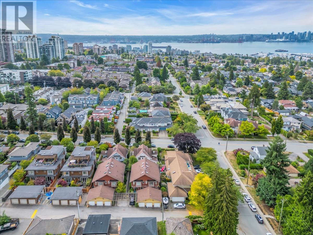 266 W 17th Street, North Vancouver, British Columbia  V7M 1V6 - Photo 31 - R2814443