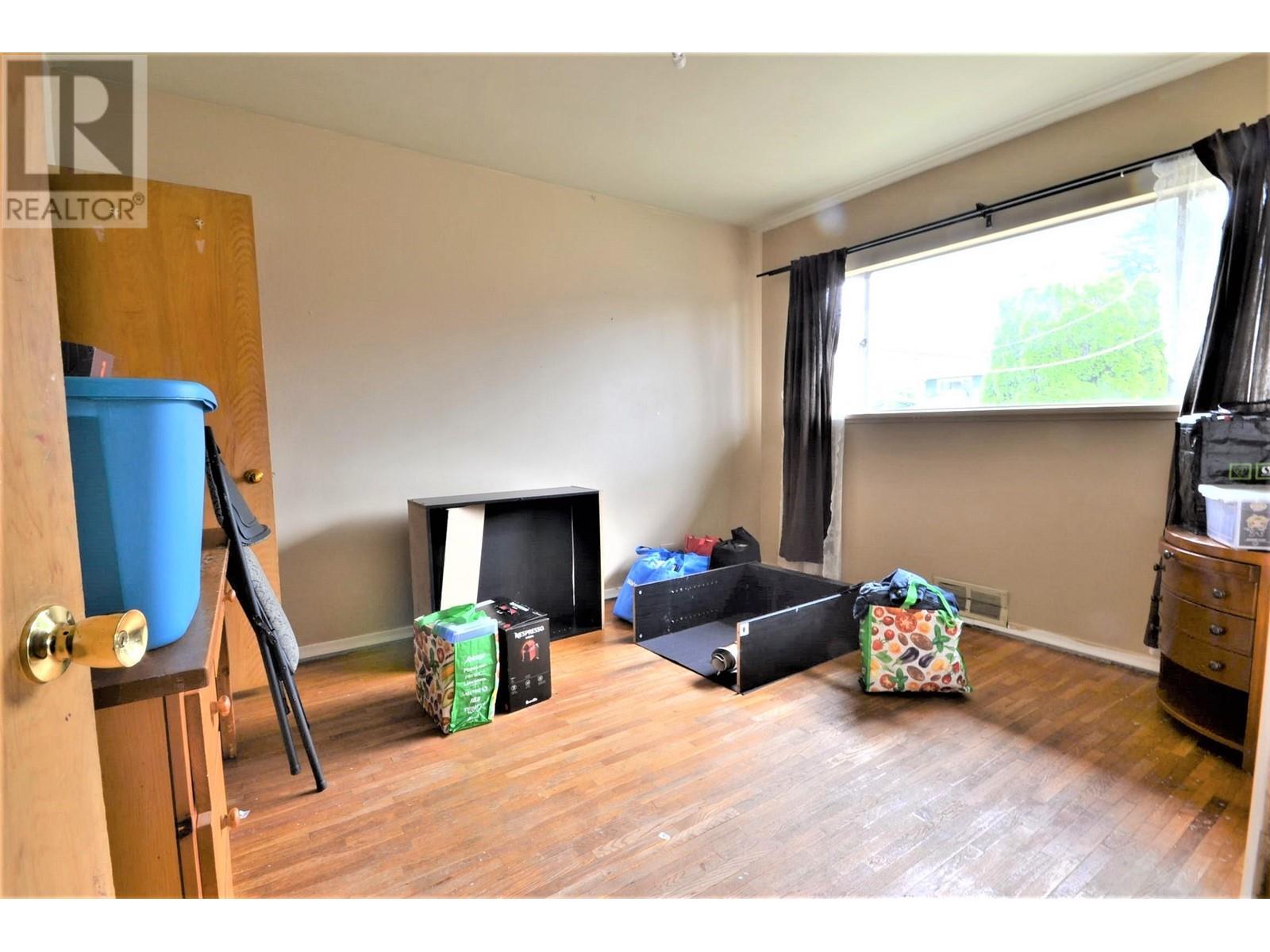 8584 Karrman Avenue, Burnaby, British Columbia  V3N 2M2 - Photo 19 - R2814124