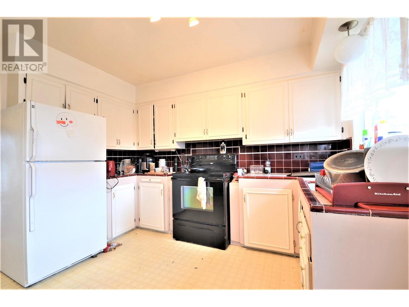 8584 Karrman Avenue, Burnaby, British Columbia  V3N 2M2 - Photo 16 - R2814124