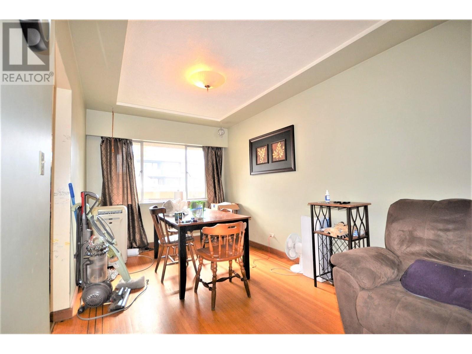 8584 Karrman Avenue, Burnaby, British Columbia  V3N 2M2 - Photo 11 - R2814124