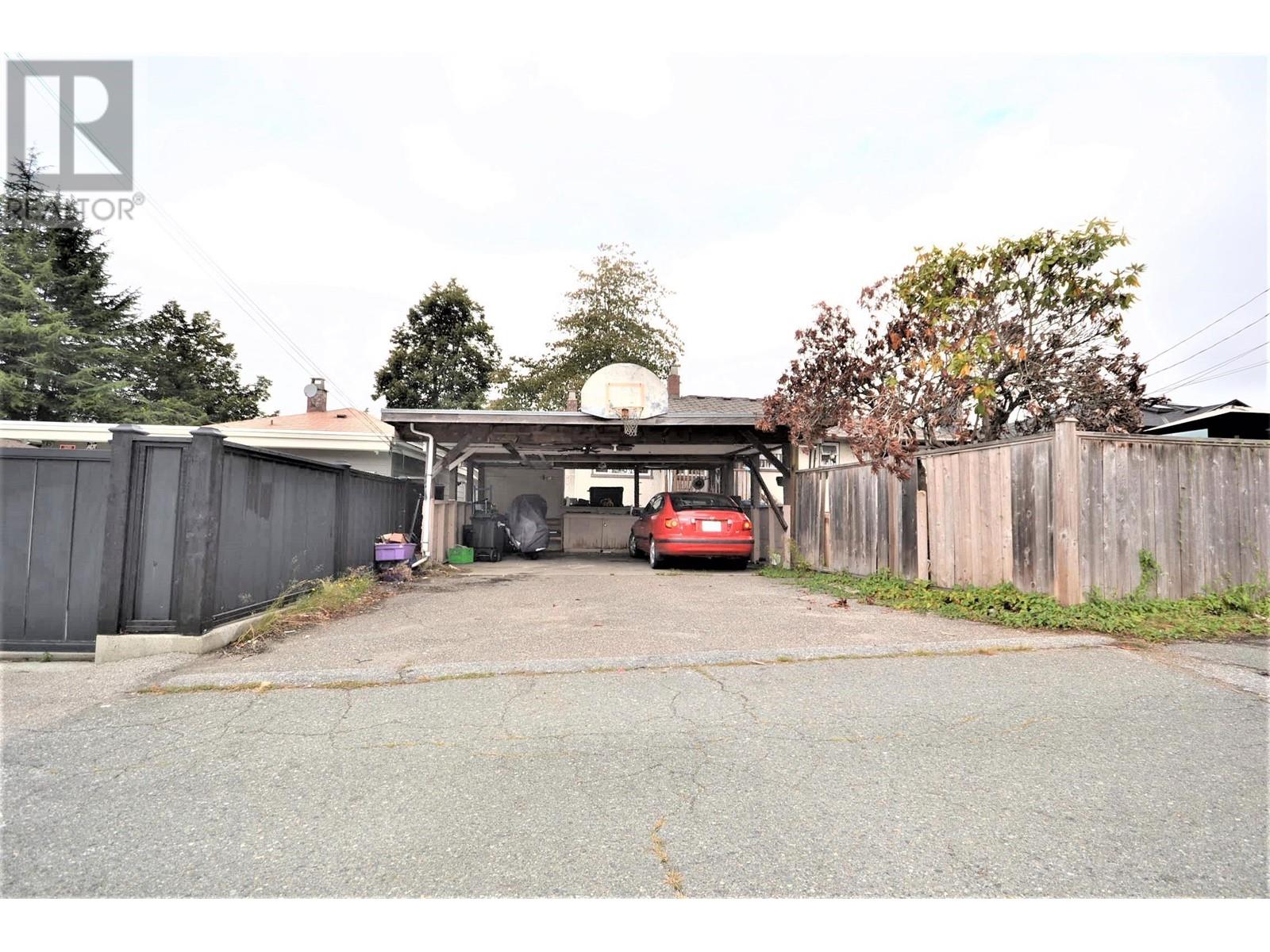 8584 Karrman Avenue, Burnaby, British Columbia  V3N 2M2 - Photo 37 - R2814124