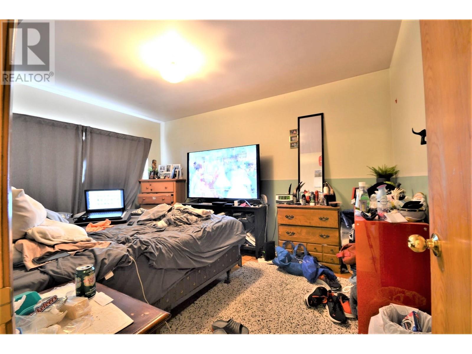 8584 Karrman Avenue, Burnaby, British Columbia  V3N 2M2 - Photo 18 - R2814124