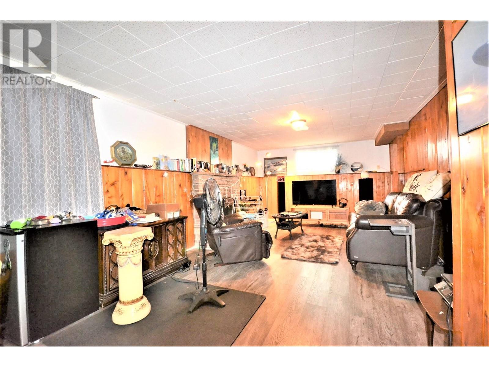 8584 Karrman Avenue, Burnaby, British Columbia  V3N 2M2 - Photo 24 - R2814124
