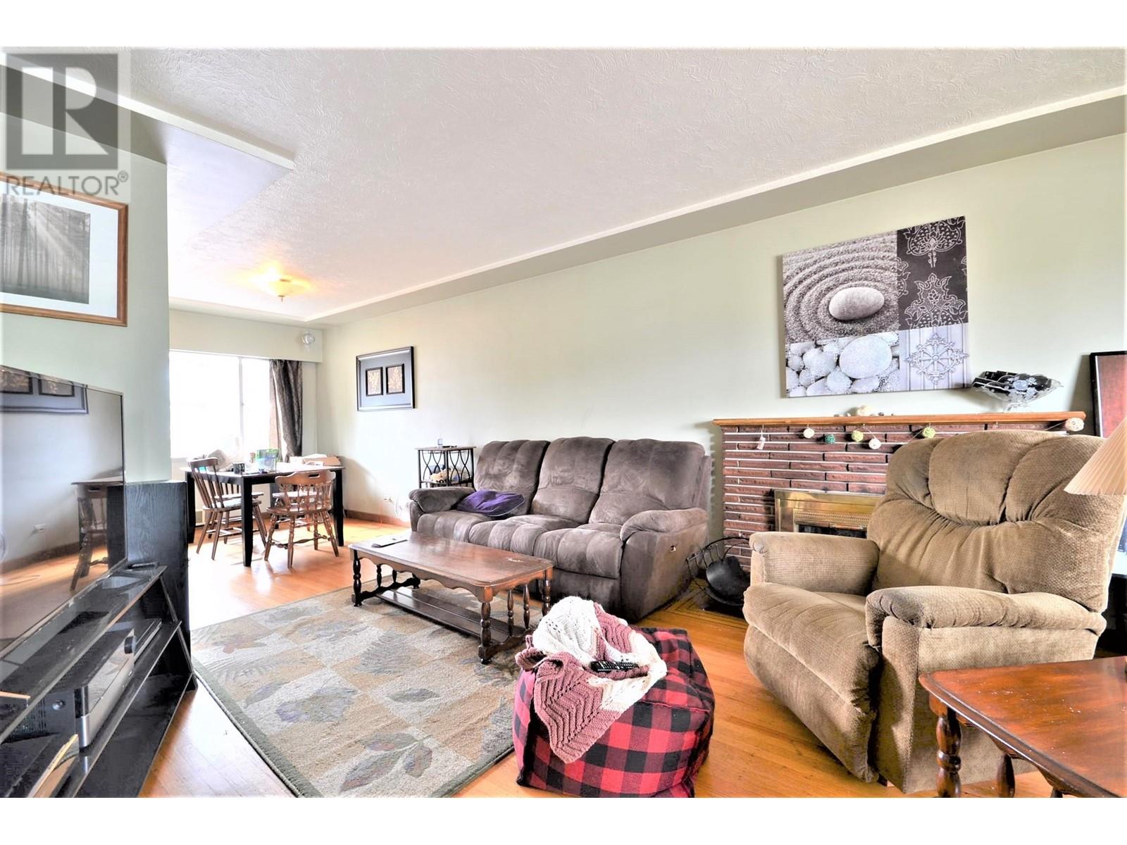 8584 Karrman Avenue, Burnaby, British Columbia  V3N 2M2 - Photo 7 - R2814124
