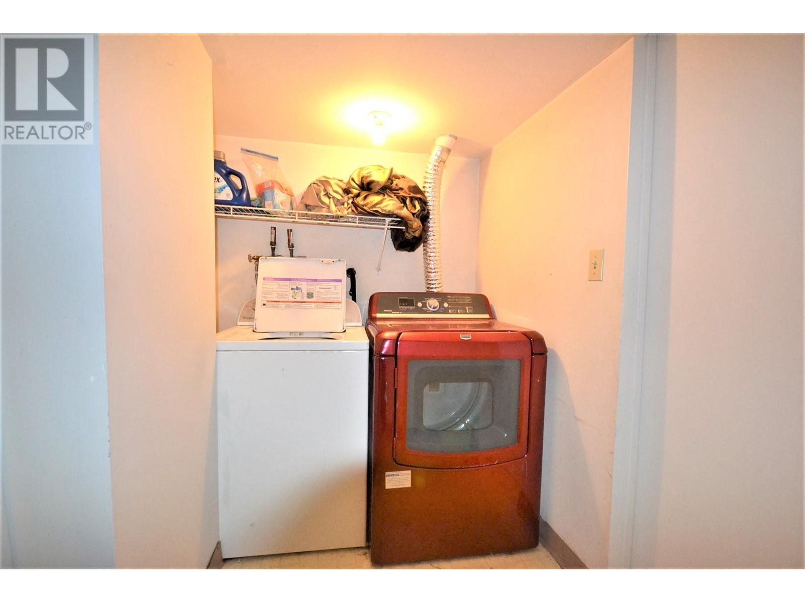 8584 Karrman Avenue, Burnaby, British Columbia  V3N 2M2 - Photo 22 - R2814124