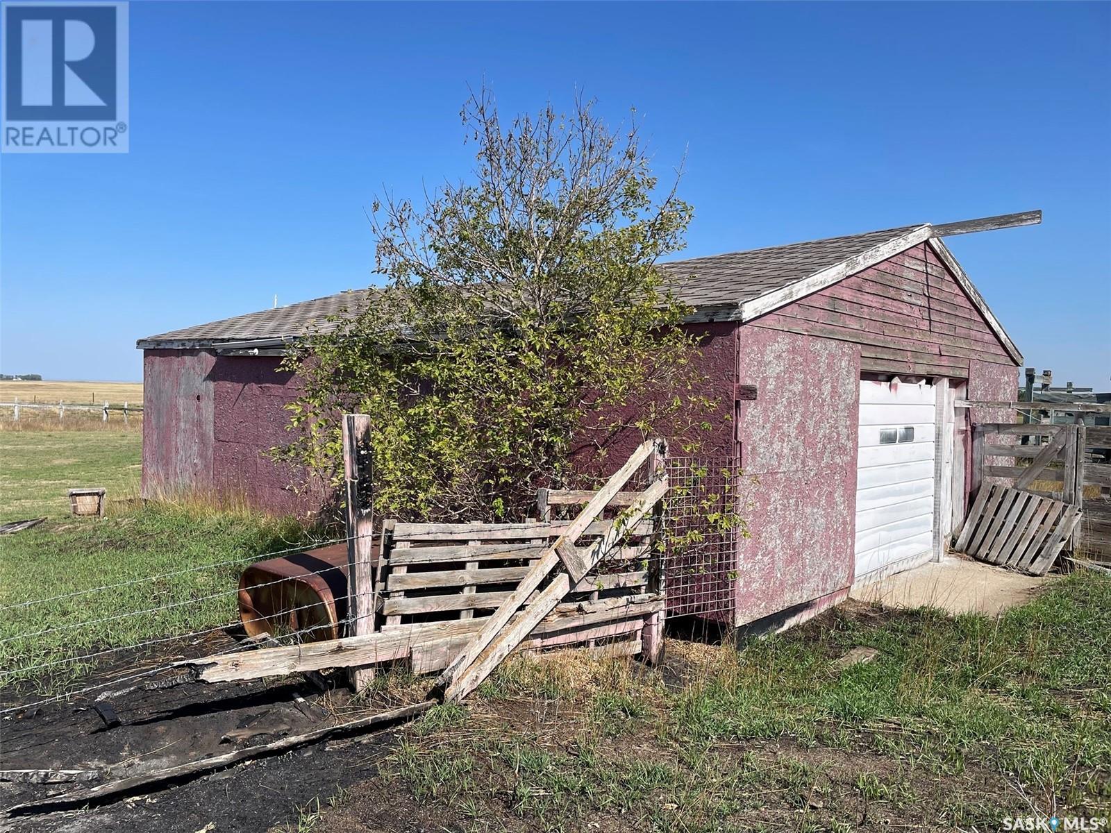 Anderson Acreage, Lake Johnston Rm No. 102, Saskatchewan  S0H 3G0 - Photo 8 - SK945163