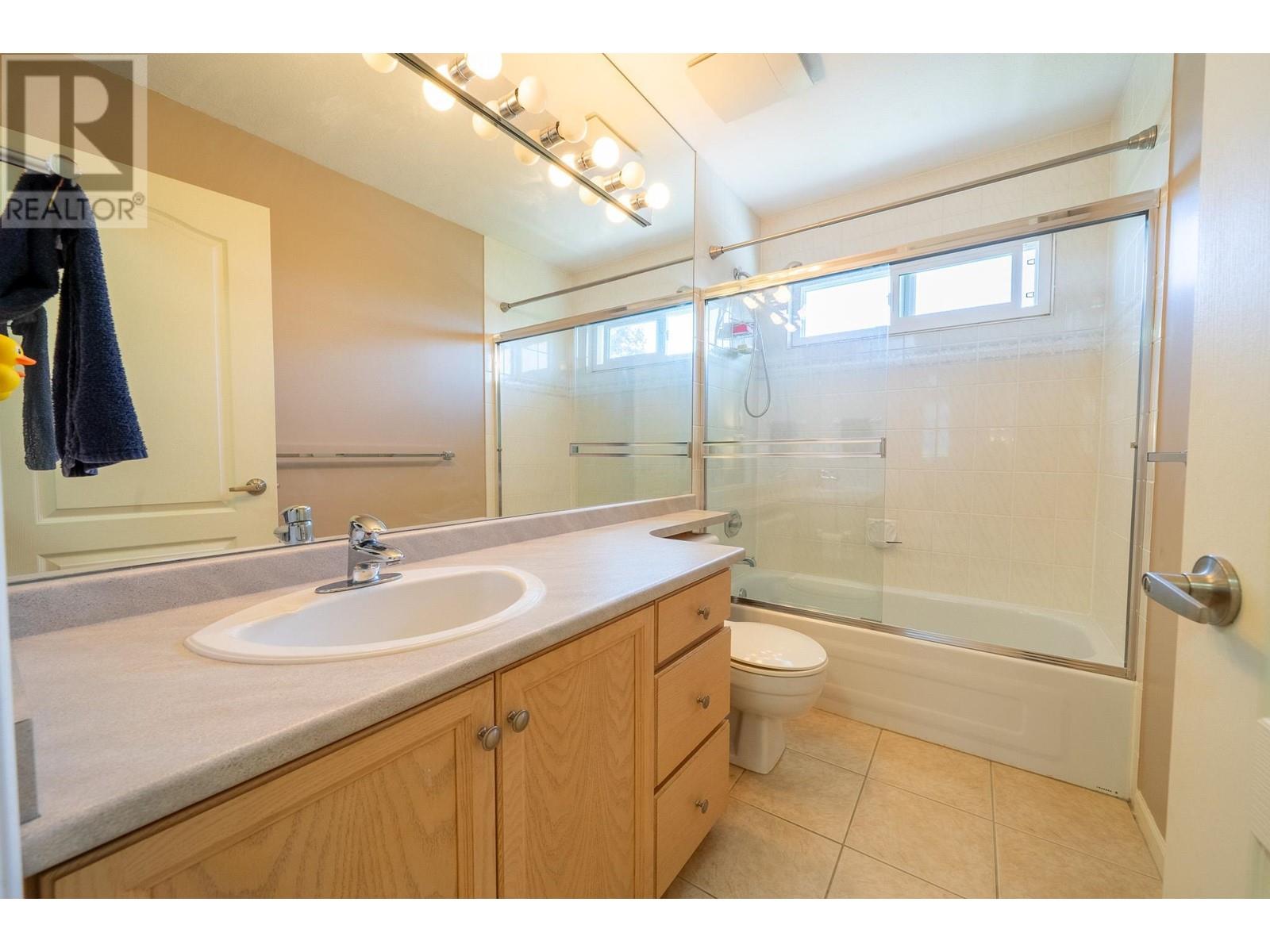 1053 Langara Court, Coquitlam, British Columbia  V3C 6B4 - Photo 28 - R2814785