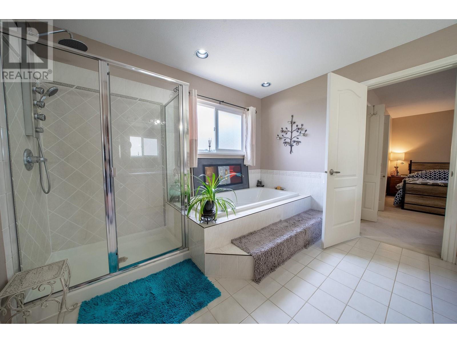 1053 Langara Court, Coquitlam, British Columbia  V3C 6B4 - Photo 24 - R2814785