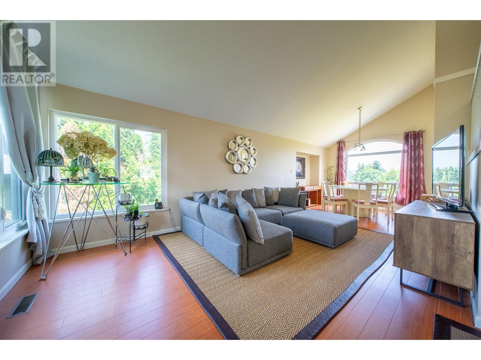 1053 Langara Court, Coquitlam, British Columbia  V3C 6B4 - Photo 4 - R2814785