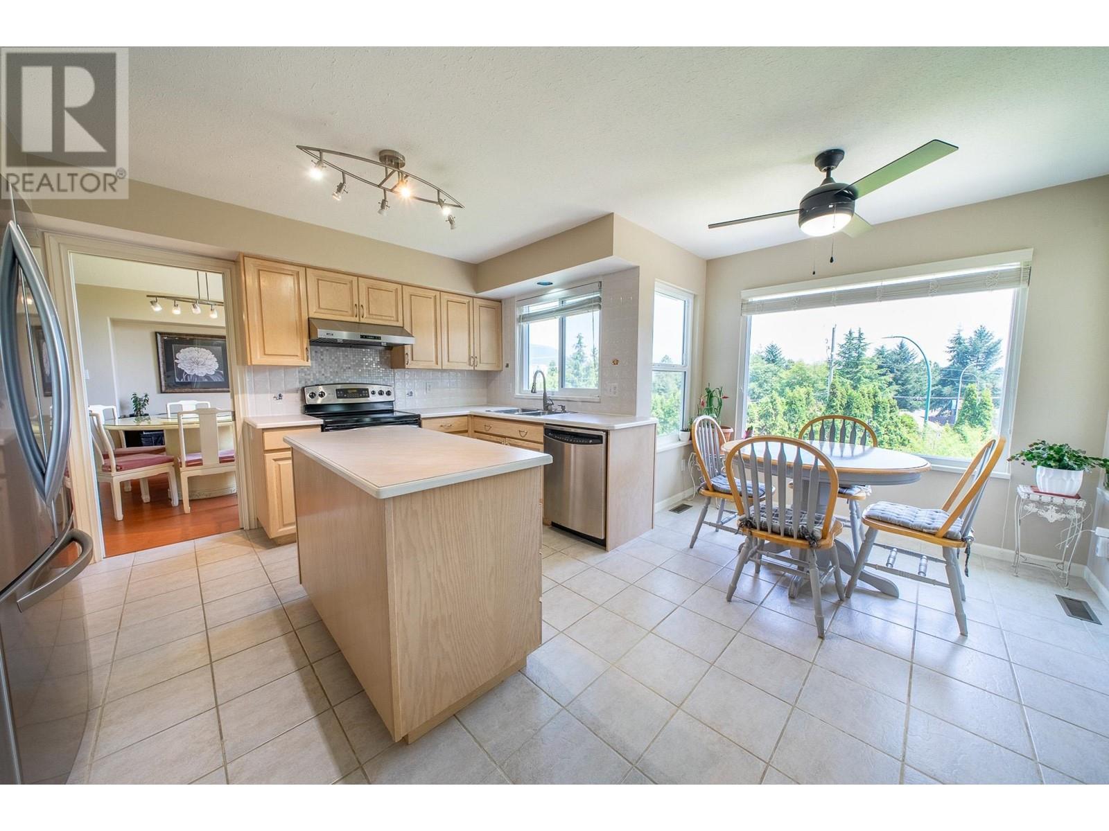 1053 Langara Court, Coquitlam, British Columbia  V3C 6B4 - Photo 7 - R2814785