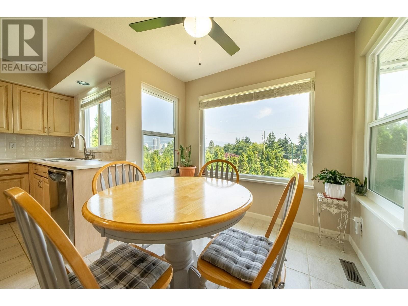 1053 Langara Court, Coquitlam, British Columbia  V3C 6B4 - Photo 10 - R2814785