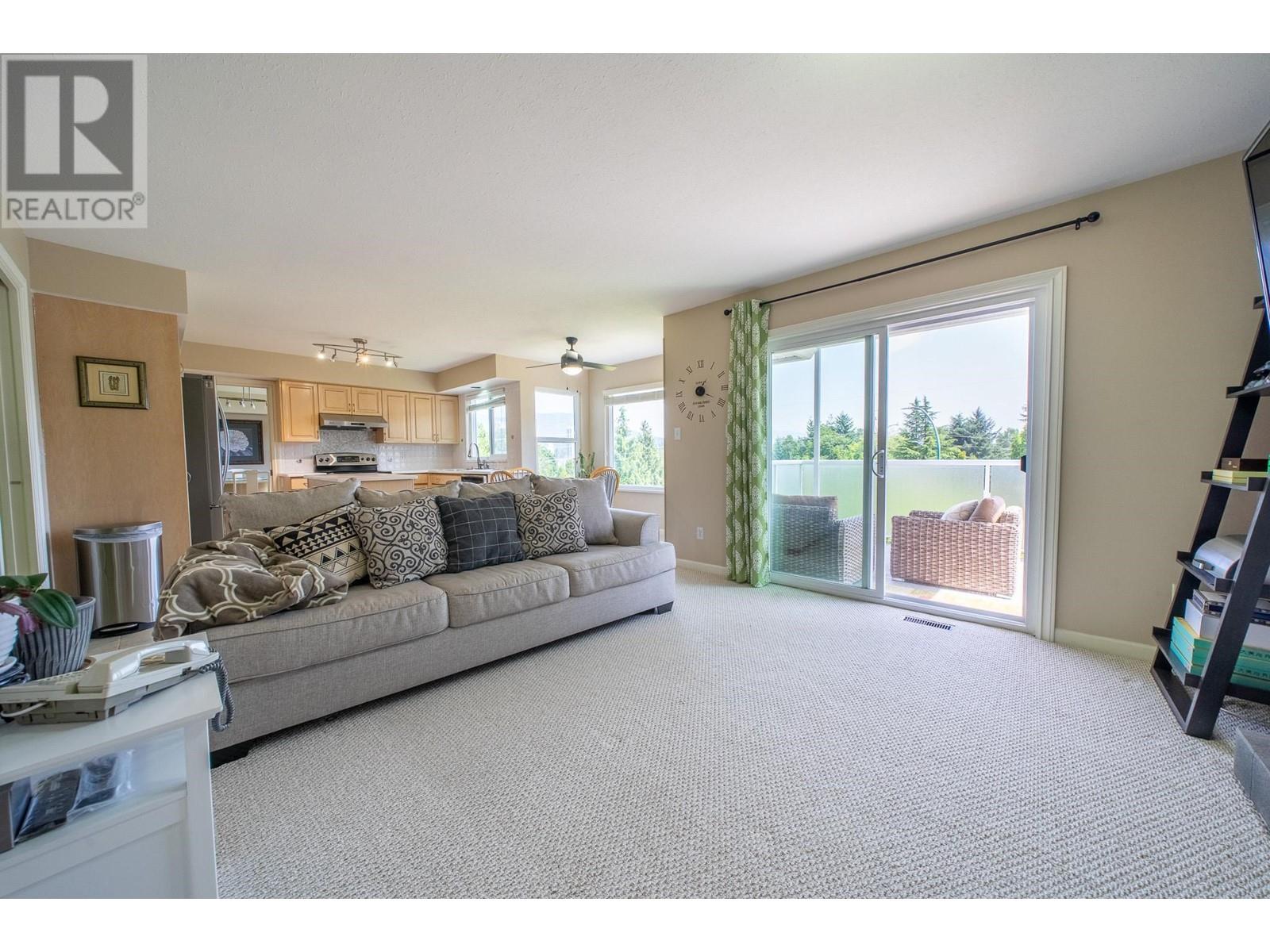 1053 Langara Court, Coquitlam, British Columbia  V3C 6B4 - Photo 12 - R2814785