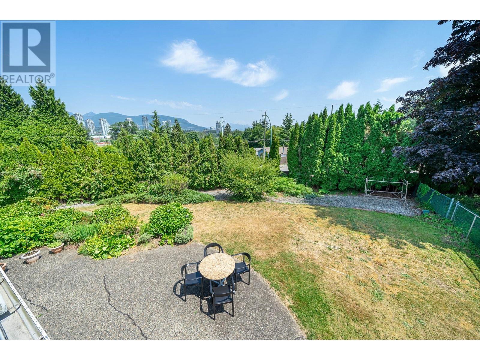 1053 Langara Court, Coquitlam, British Columbia  V3C 6B4 - Photo 14 - R2814785