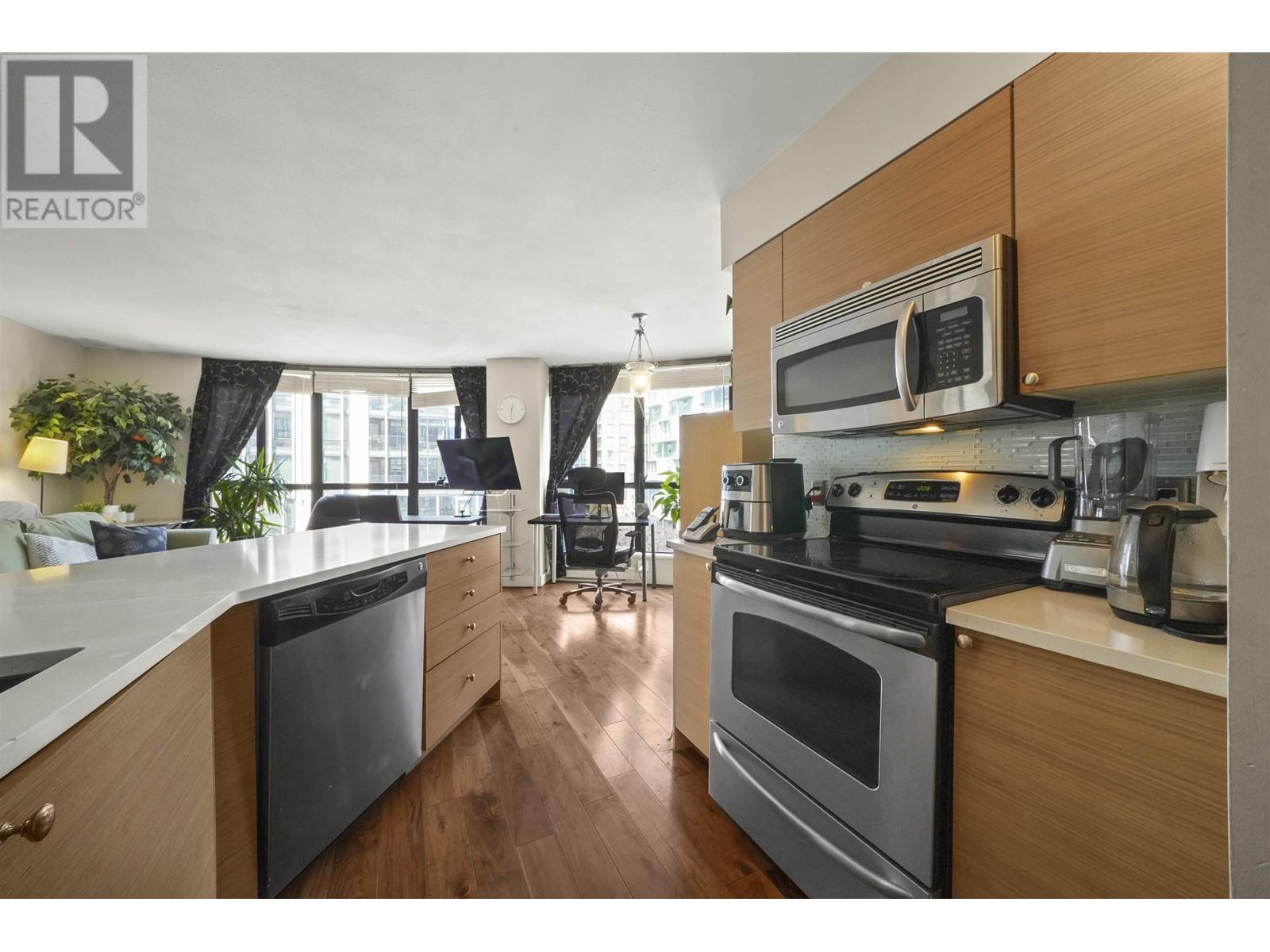 605 488 HELMCKEN AVENUE, vancouver, British Columbia