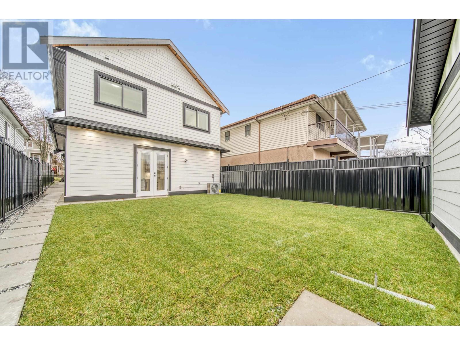 2963 E 2nd Avenue, Vancouver, British Columbia  V5M 1E6 - Photo 2 - R2814878