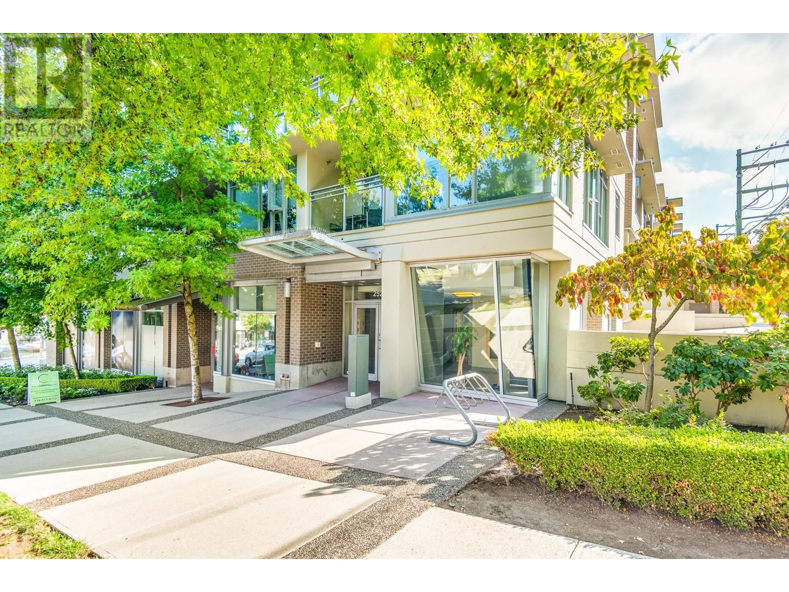 409 2520 Manitoba Street, Vancouver, British Columbia  V5Y 3A6 - Photo 3 - R2814889