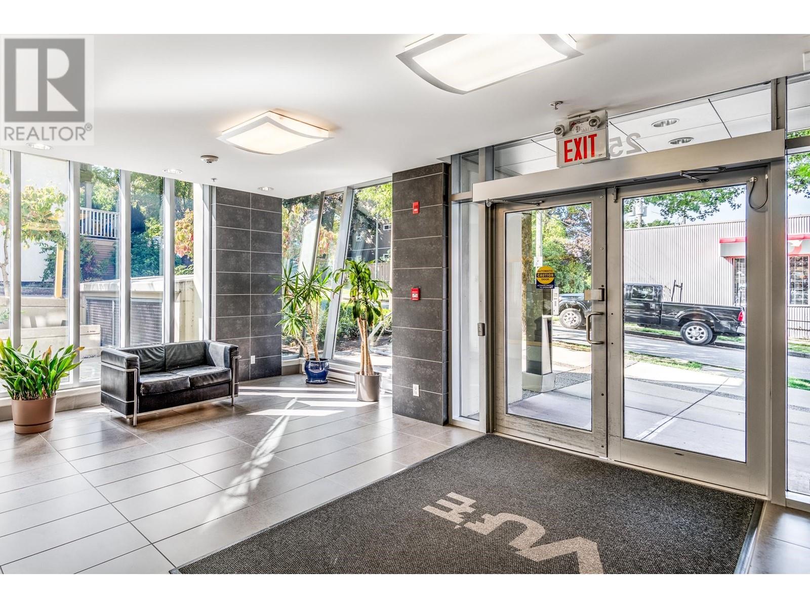 409 2520 Manitoba Street, Vancouver, British Columbia  V5Y 3A6 - Photo 4 - R2814889