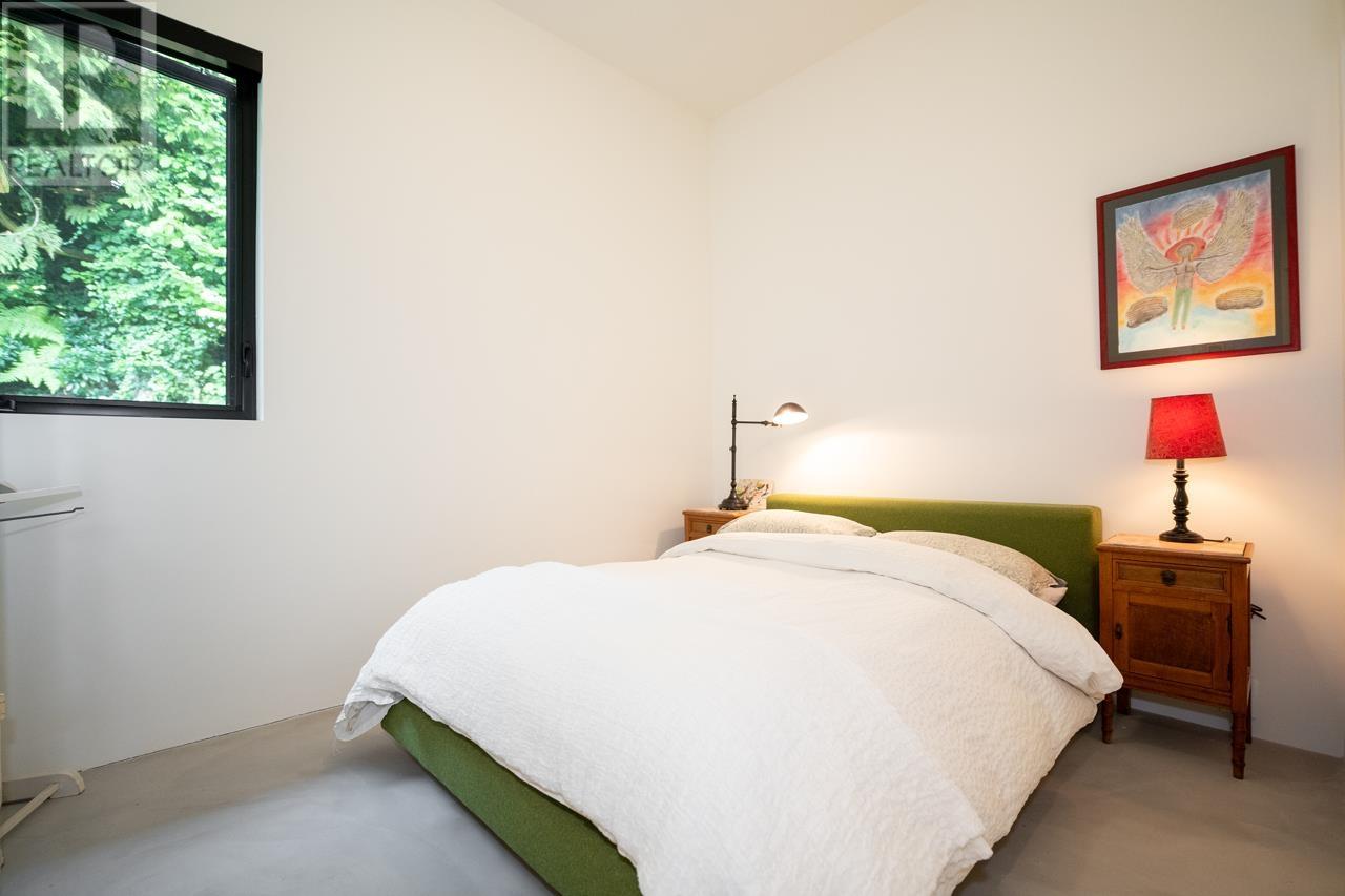 694 Roslyn Boulevard, North Vancouver, British Columbia  V7G 1P3 - Photo 17 - R2814895