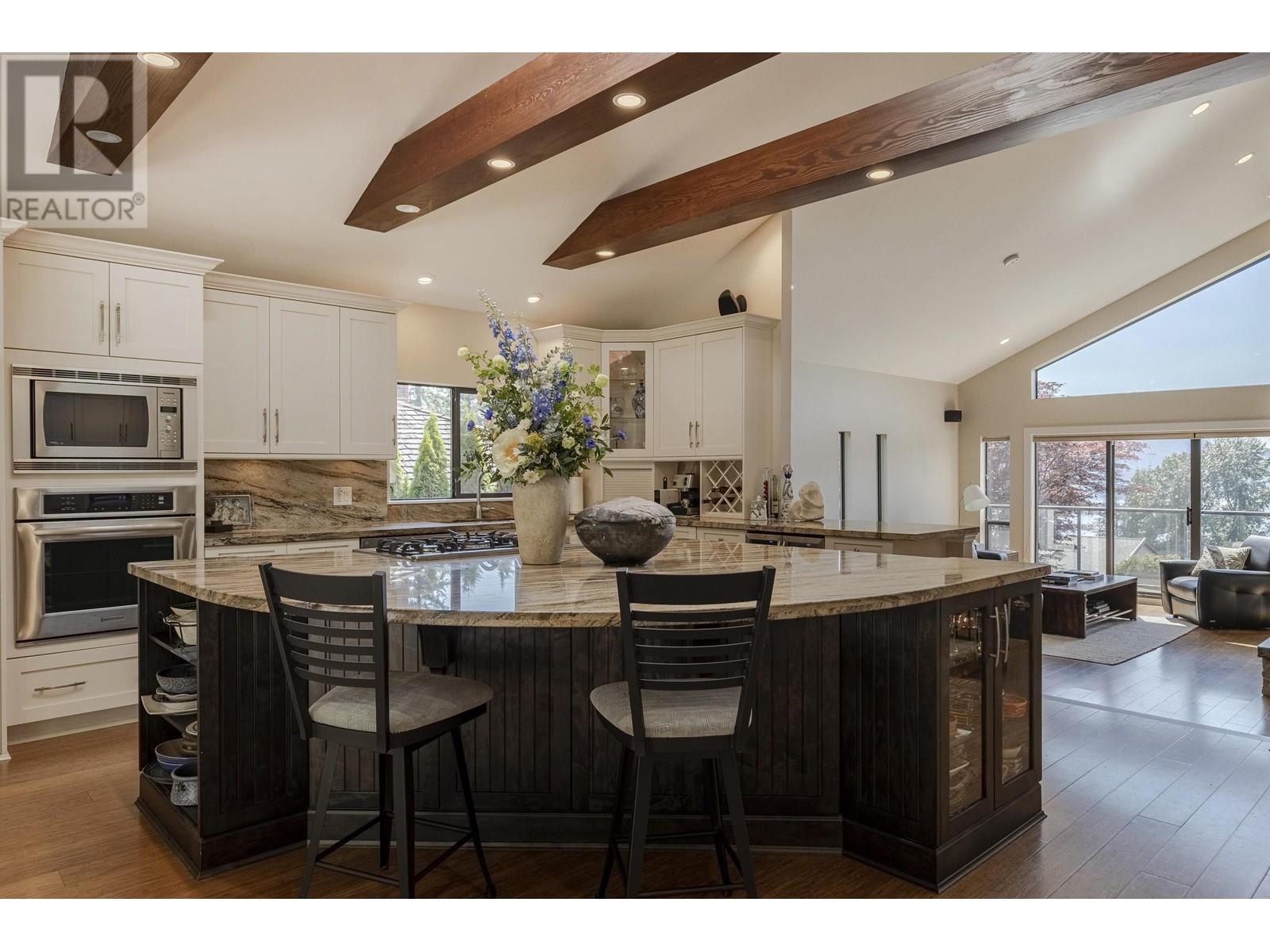 34 DARNEY BAY, port moody, British Columbia
