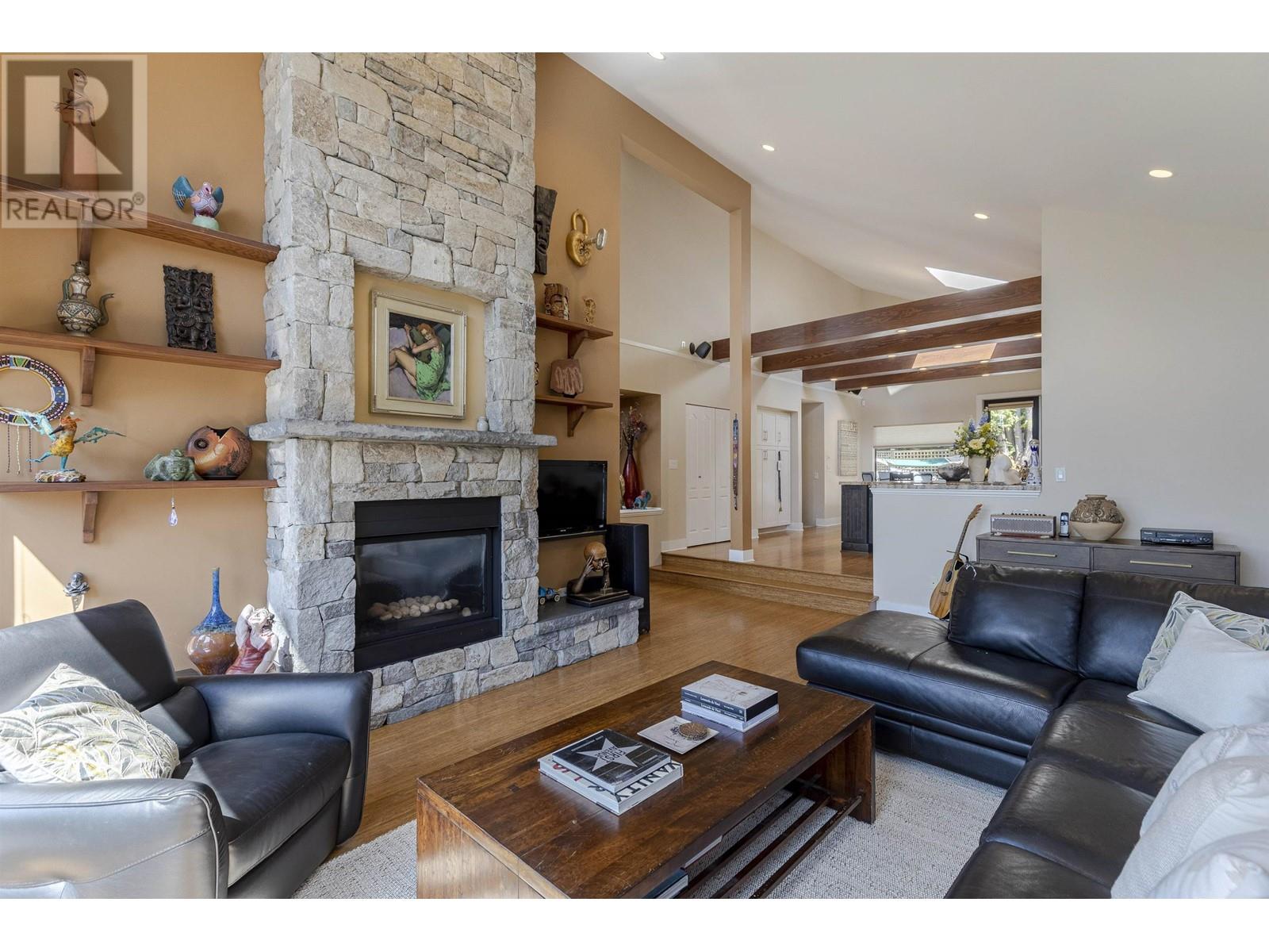 34 Darney Bay, Port Moody, British Columbia  V3H 3T9 - Photo 3 - R2814920