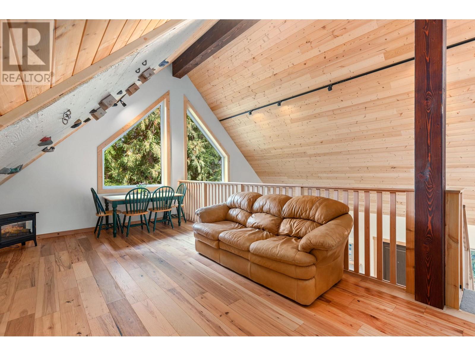 1033 Cedar Grove Road, Pemberton, British Columbia  V0N 2L2 - Photo 10 - R2814939