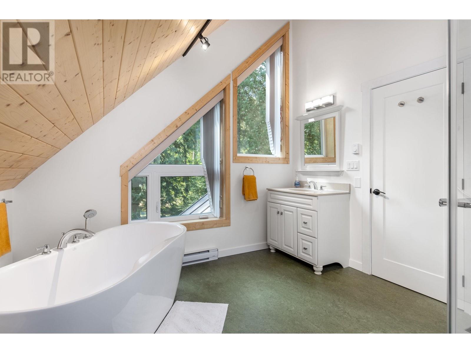 1033 Cedar Grove Road, Pemberton, British Columbia  V0N 2L2 - Photo 16 - R2814939