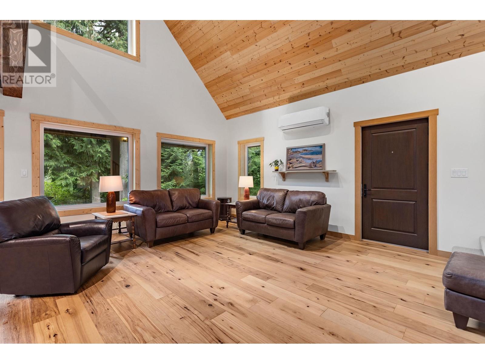 1033 Cedar Grove Road, Pemberton, British Columbia  V0N 2L2 - Photo 5 - R2814939