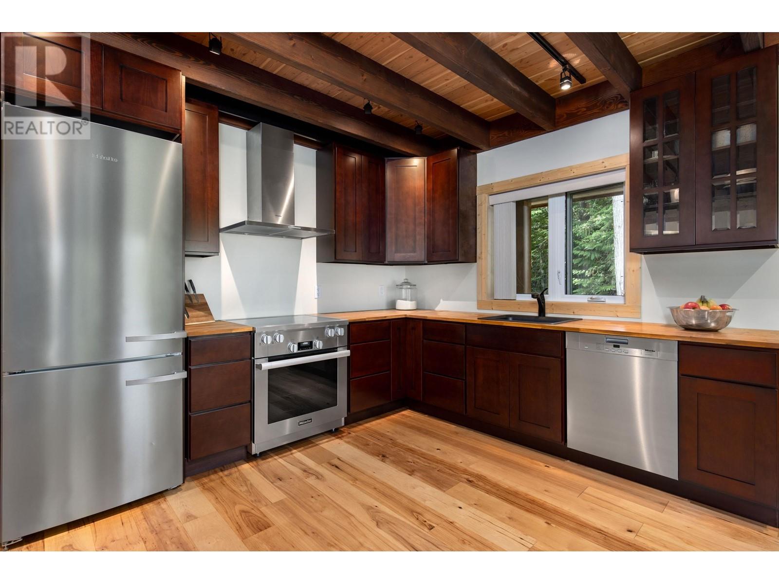 1033 Cedar Grove Road, Pemberton, British Columbia  V0N 2L2 - Photo 6 - R2814939