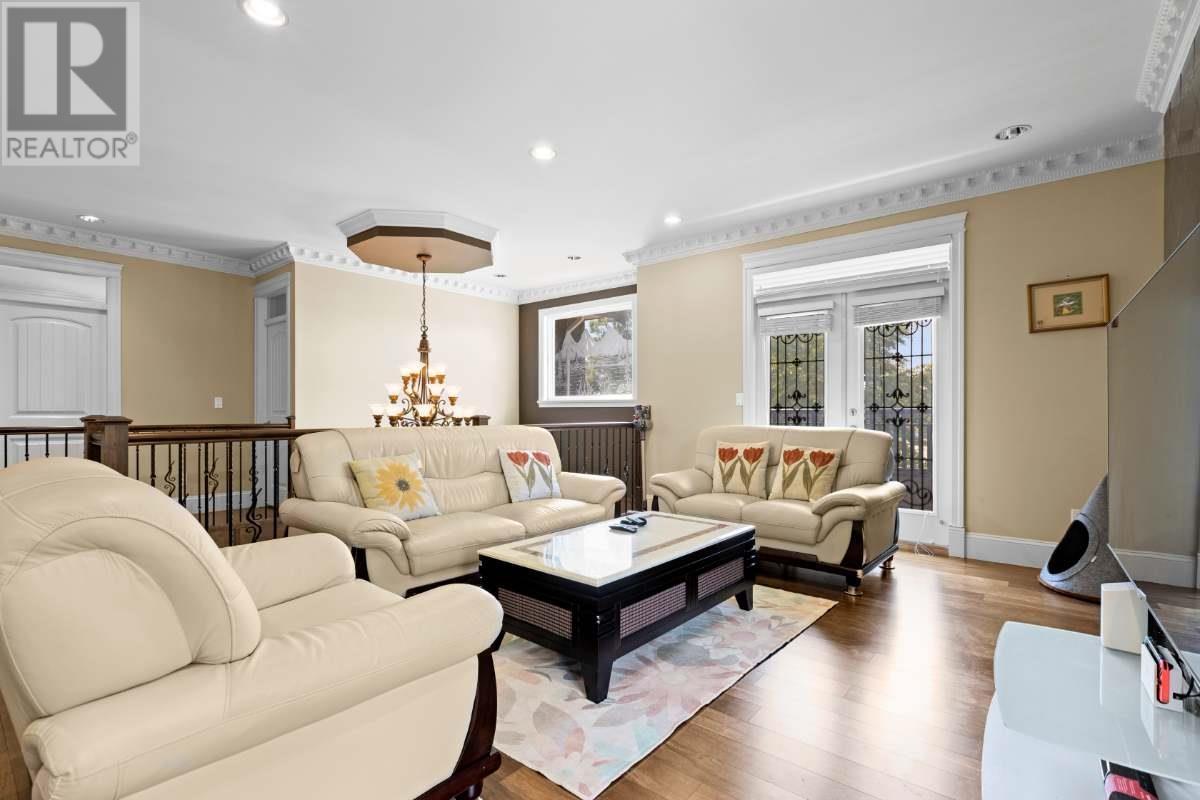 7450 Frederick Avenue, Burnaby, British Columbia  V5J 3Y3 - Photo 3 - R2814940