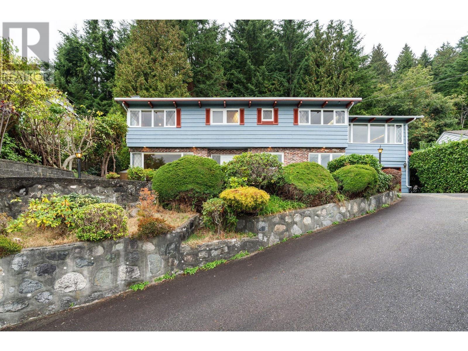 72 Bonnymuir Drive, West Vancouver, British Columbia  V7S 1L2 - Photo 2 - R2814330