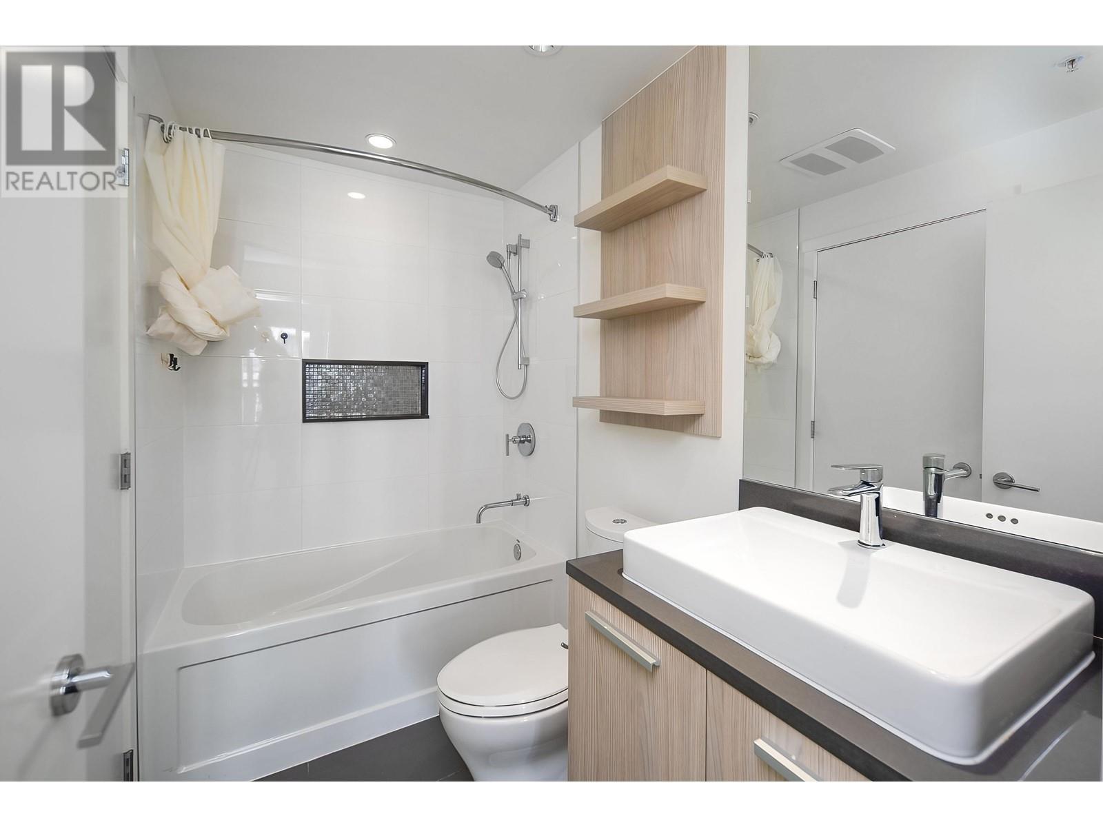 2807 3007 Glen Drive, Coquitlam, British Columbia  V3B 0L8 - Photo 40 - R2811201