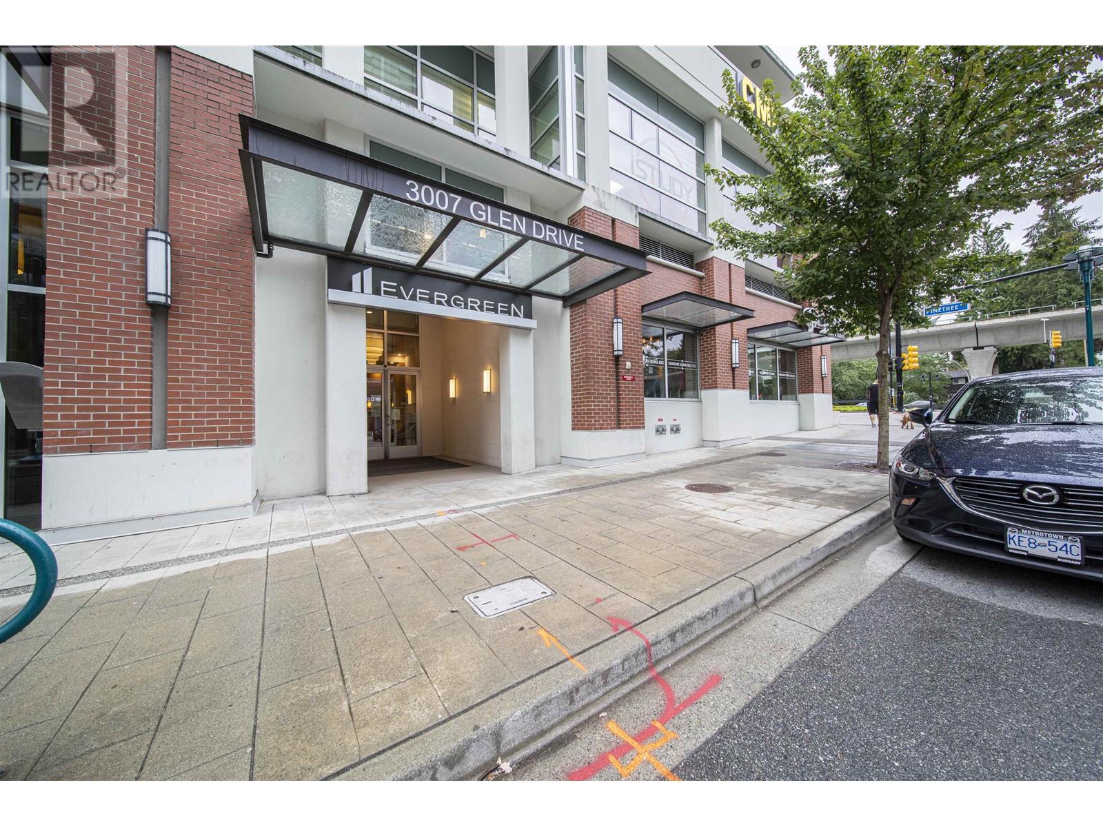2807 3007 Glen Drive, Coquitlam, British Columbia  V3B 0L8 - Photo 3 - R2811201