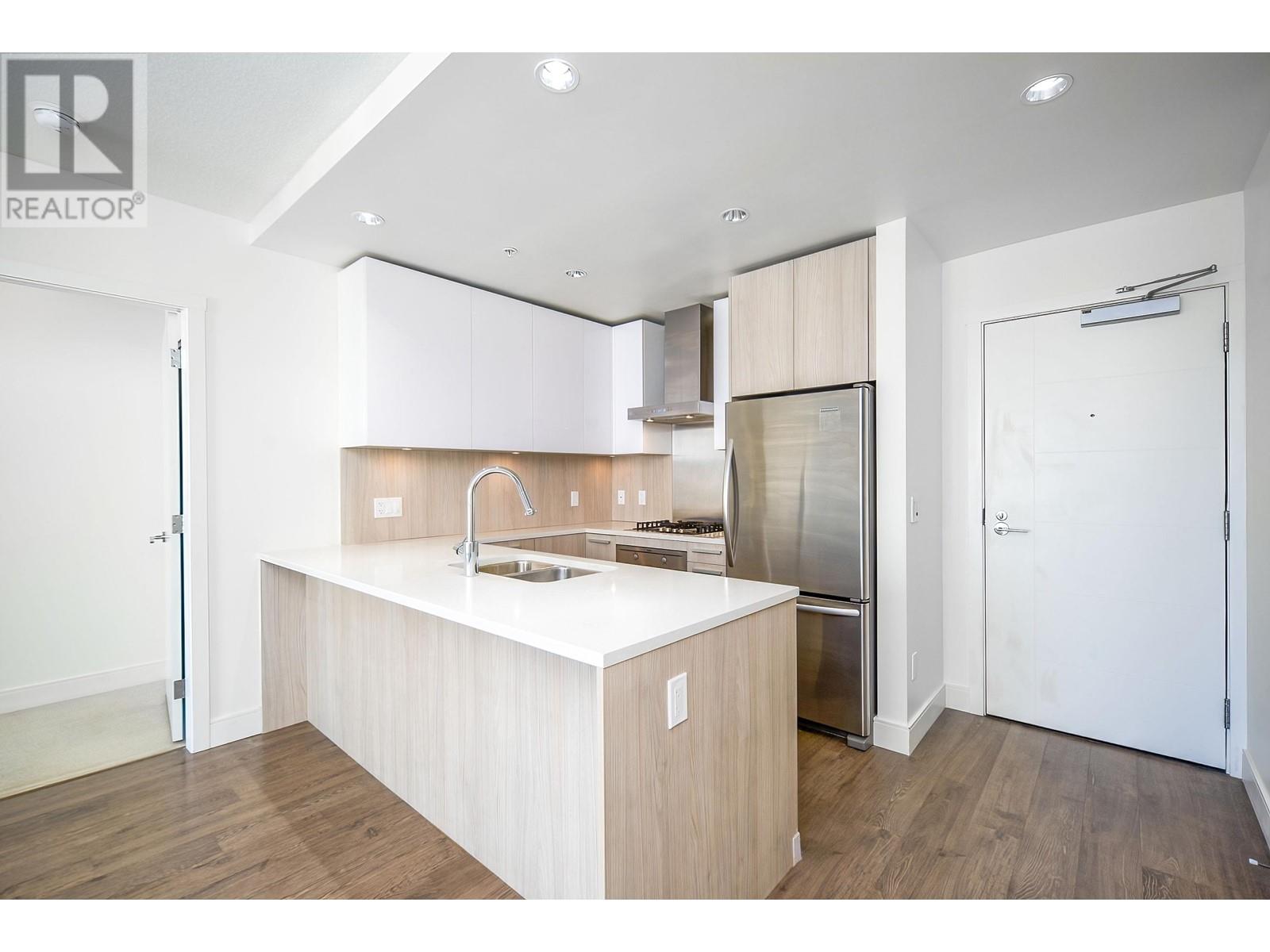 2807 3007 Glen Drive, Coquitlam, British Columbia  V3B 0L8 - Photo 21 - R2811201