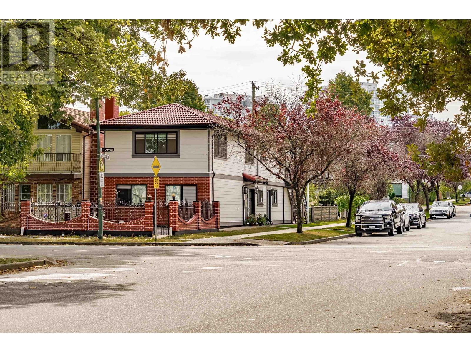 4320 Sidney Street, Vancouver, British Columbia  V5N 5S3 - Photo 2 - R2814602