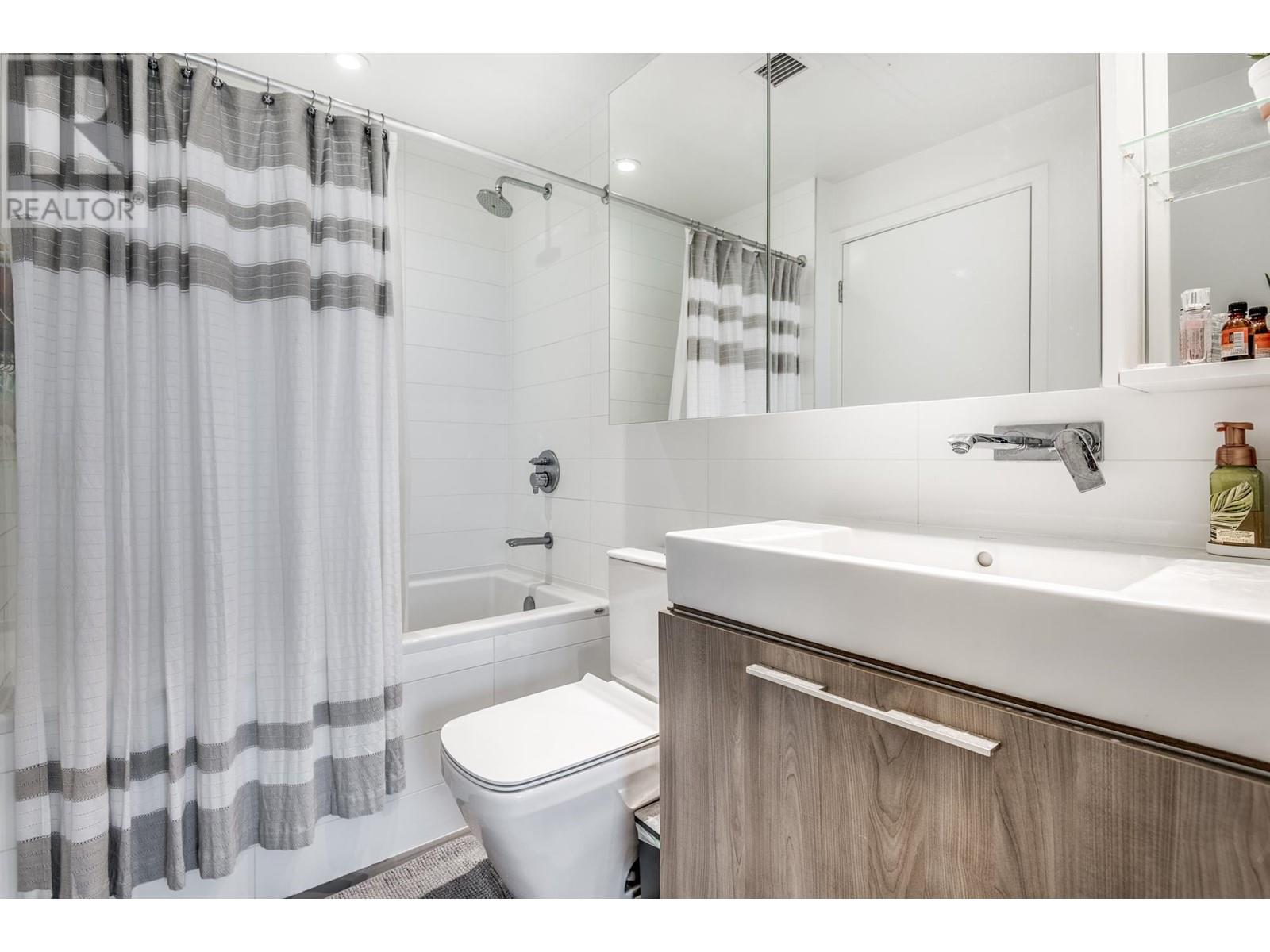 4711 1955 Alpha Way, Burnaby, British Columbia  V5C 0K6 - Photo 13 - R2812578