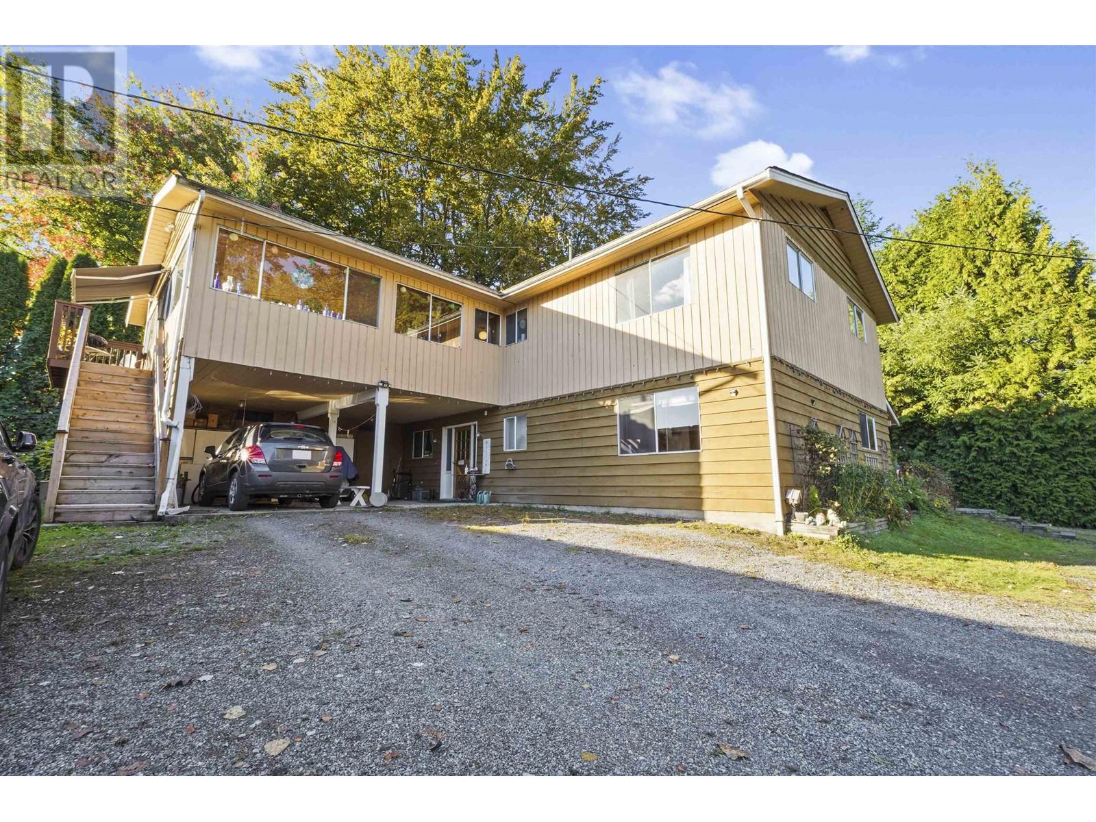 412 Prairie Avenue, Port Coquitlam, British Columbia  V3E 0A6 - Photo 2 - R2814976