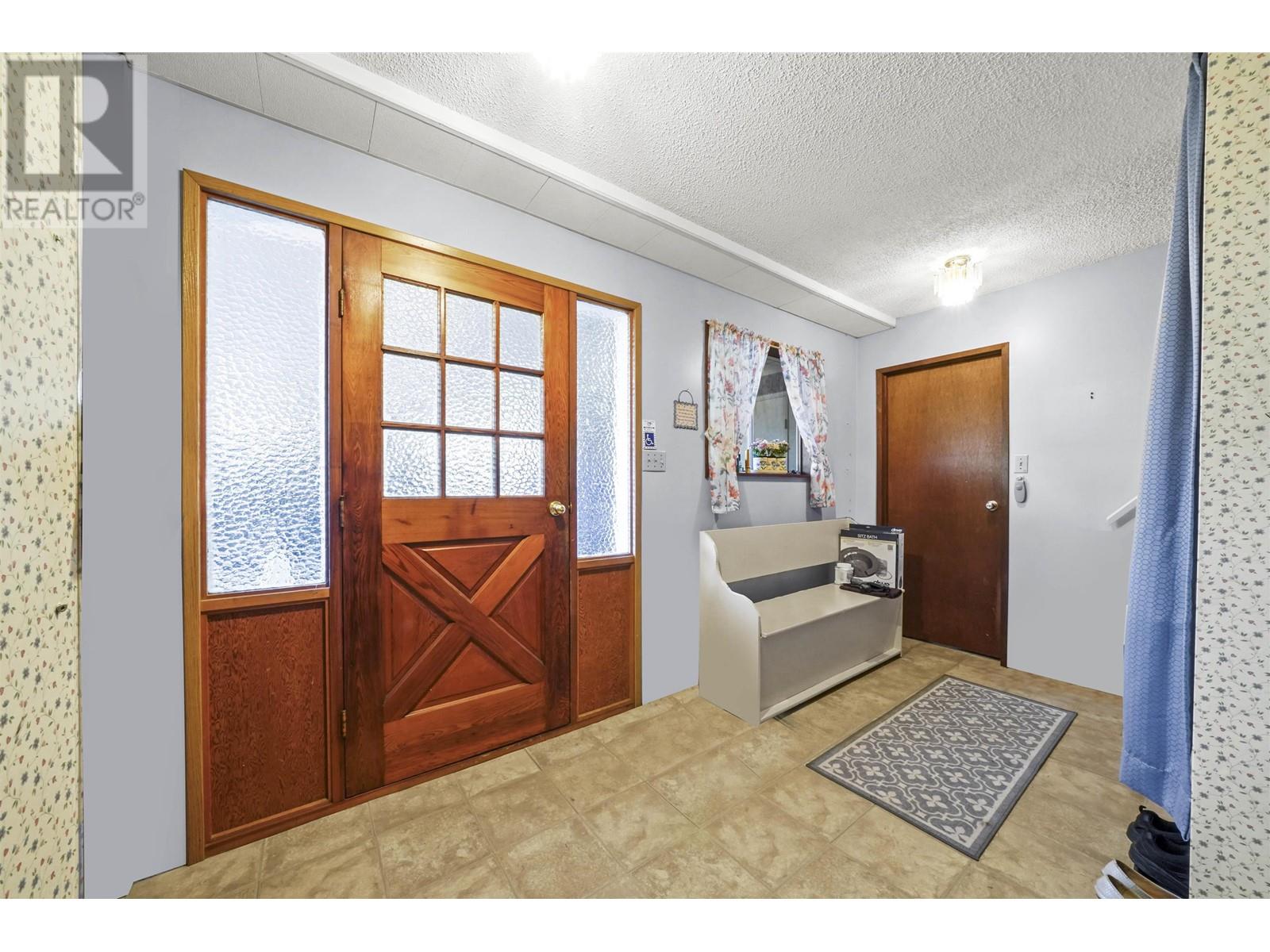 412 Prairie Avenue, Port Coquitlam, British Columbia  V3E 0A6 - Photo 3 - R2814976