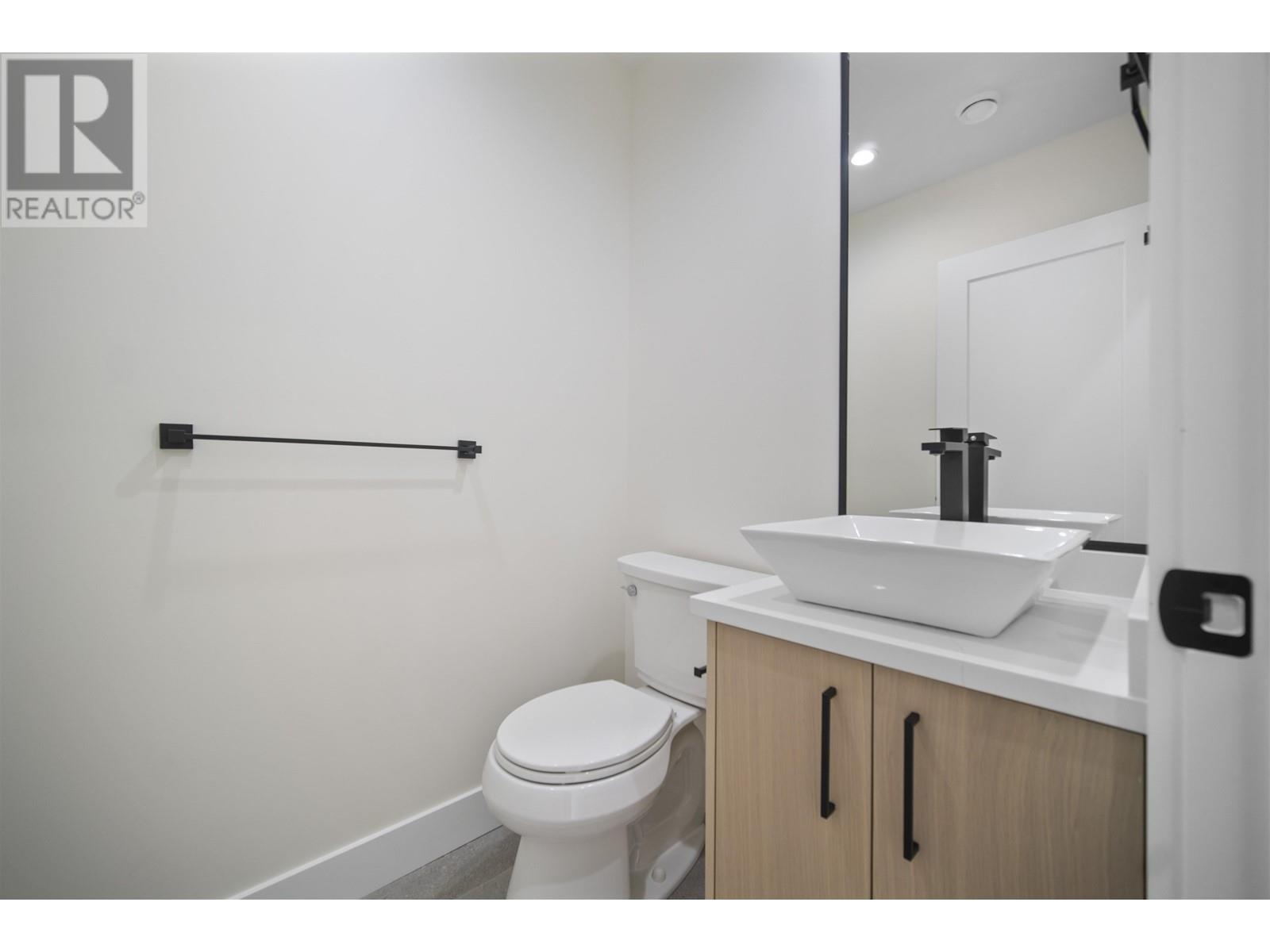 104 1048 Madore Avenue, Coquitlam, British Columbia  V3K 3B8 - Photo 13 - R2814176