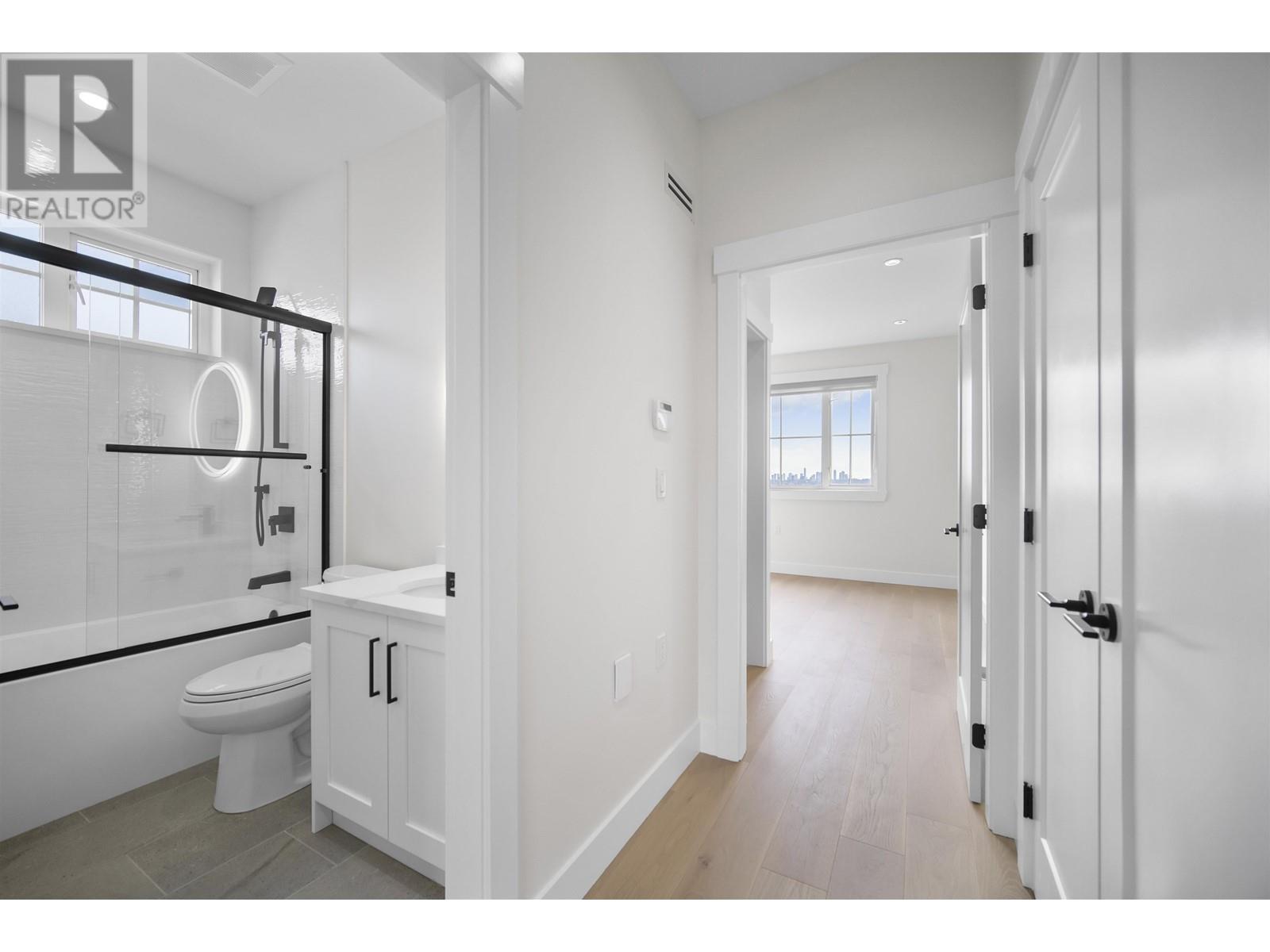 104 1048 Madore Avenue, Coquitlam, British Columbia  V3K 3B8 - Photo 11 - R2814176