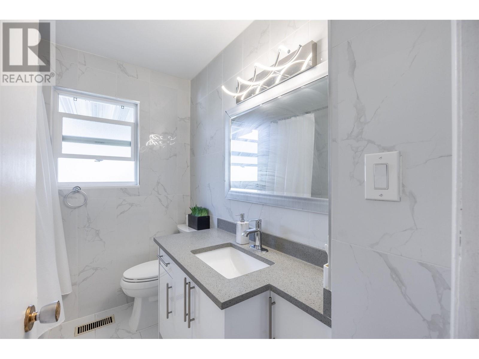 5168 Moss Street, Vancouver, British Columbia  V5R 3T7 - Photo 8 - R2814408