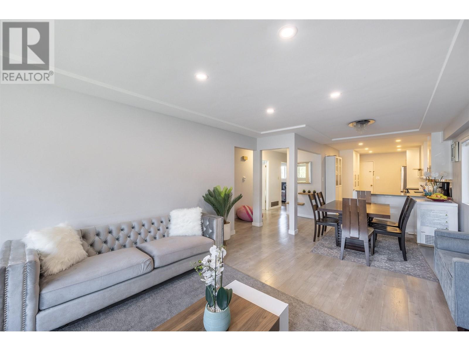 5168 Moss Street, Vancouver, British Columbia  V5R 3T7 - Photo 2 - R2814408