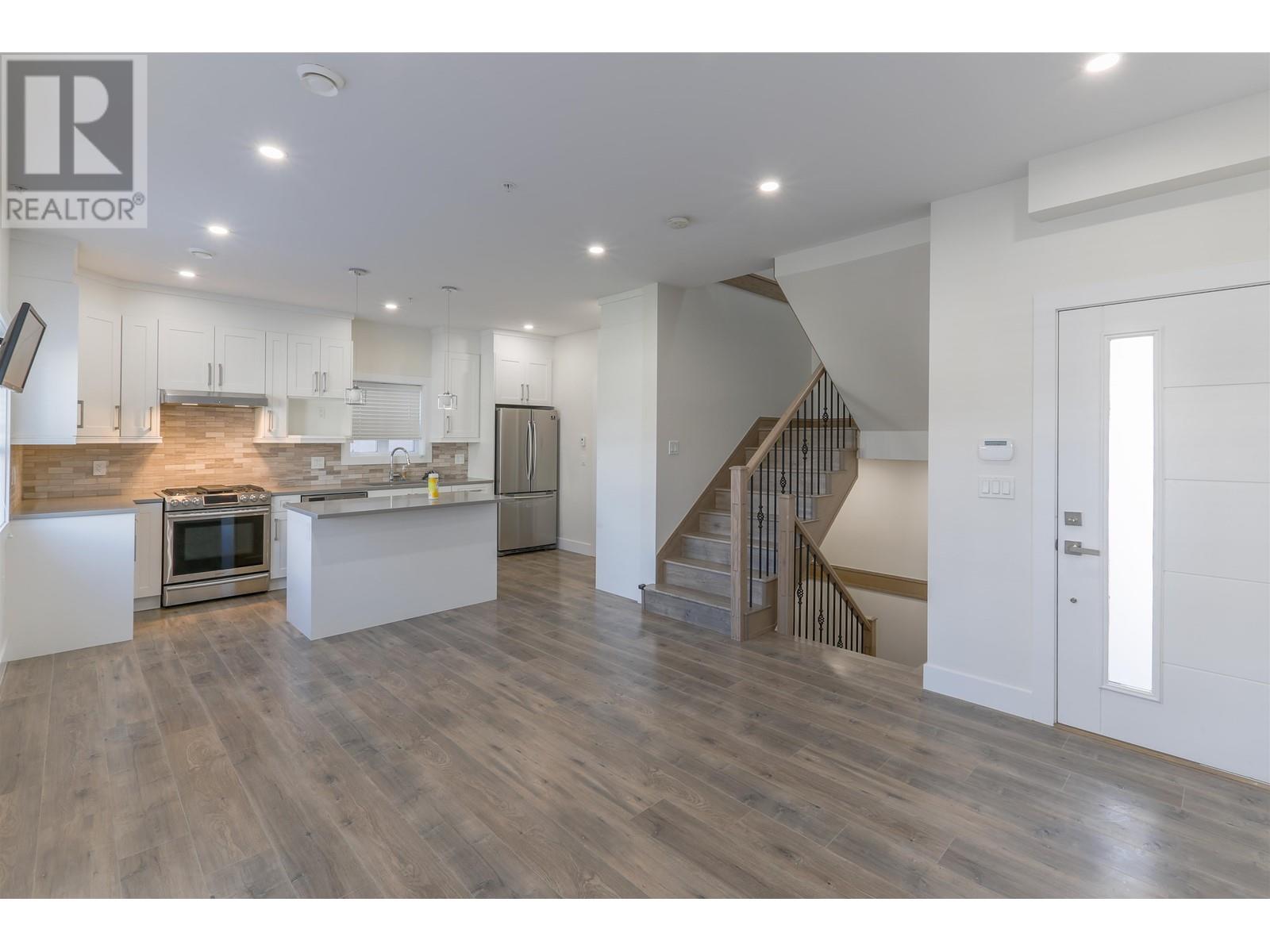 2255 E 35th Avenue, Vancouver, British Columbia  V5P 1C1 - Photo 4 - R2808048