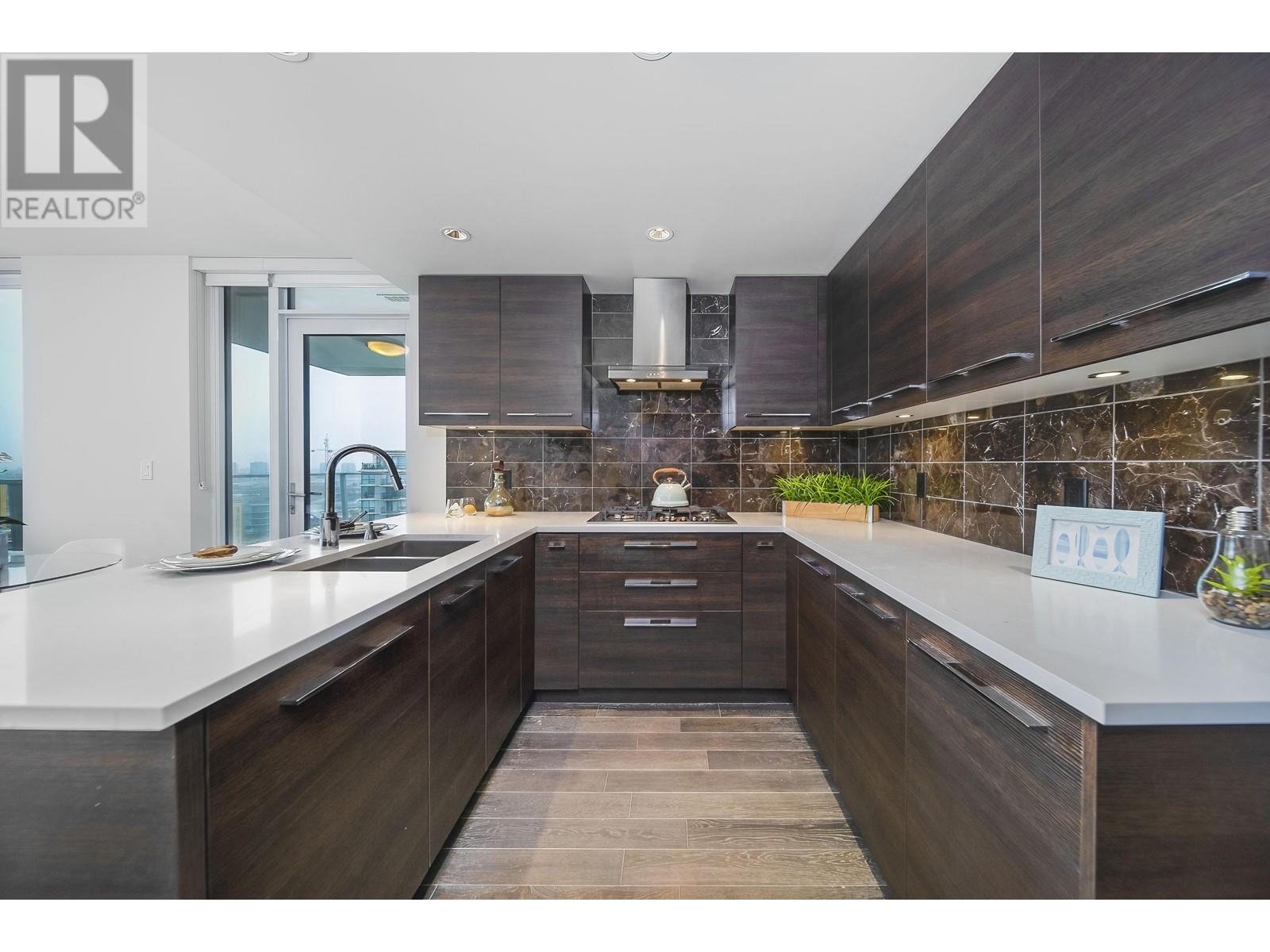 1710 7488 Lansdowne Road, Richmond, British Columbia  V7C 0B9 - Photo 4 - R2814390