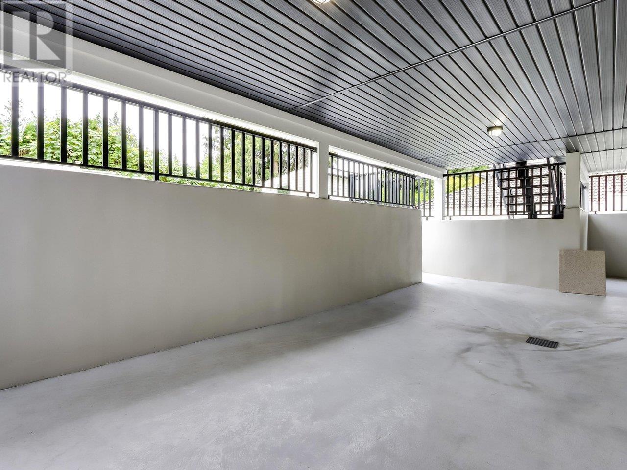708 Austin Avenue, Coquitlam, British Columbia  V3K 3N1 - Photo 32 - R2812677
